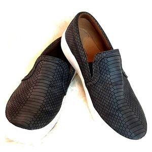 Indigo  100%  Womans Leather Kyle Gray‎ Casual Shoe 8. 5 M